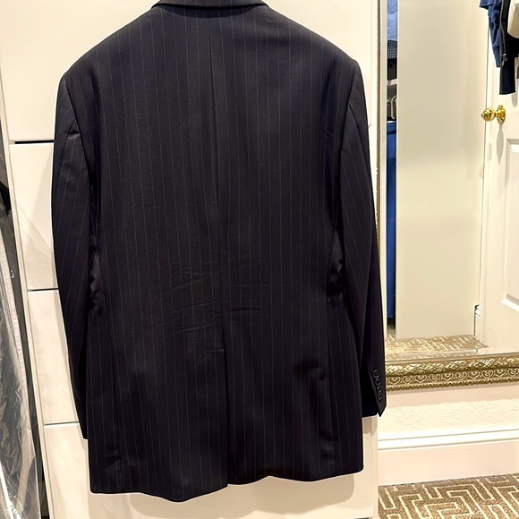 Brooks Brothers Gray Striped Mens Suit in 40R. Trousers Waist 31 and inseam 30” - Picture 3 of 3